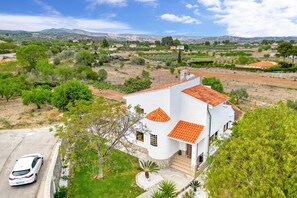 Exterior - Vacation Home "Violeta Grande" with Mountain View, Private Pool & Wi-Fi (Macastre)