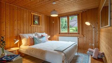 Schreibtisch, kostenloses WLAN, Bettwäsche