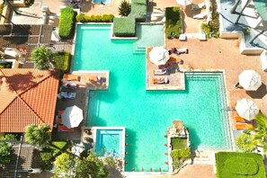 Pool - 4BR Lux Villa w/ Pool - Perfect for Families/Groups at Fairway Breeze by Bocobay (Noord)