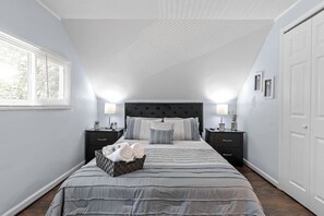 4 Schlafzimmer, Schreibtisch, Bügeleisen/Bügelbrett, Reisekinderbett