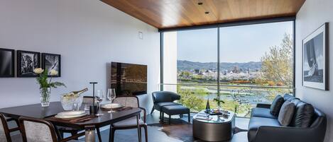 Executive-suite - 1 soveværelse | 1 soveværelse, egyptiske bomuldslagner, premium-sengetøj, dundyner