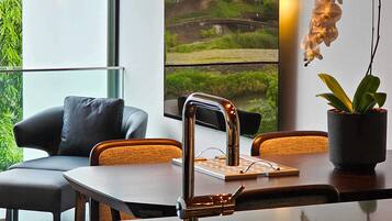 エグゼクティブ スイート 1 ベッドルーム | 専用キッチン | 大型冷蔵庫、電子レンジ、オーブン、コンロ