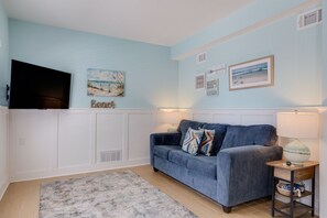 Televisión y oficina 