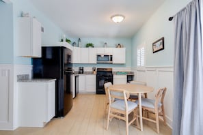 Fridge, microwave, oven, stovetop - Gorgeous Apartment on Mango St. Steps to Beach (Fort Myers Beach)