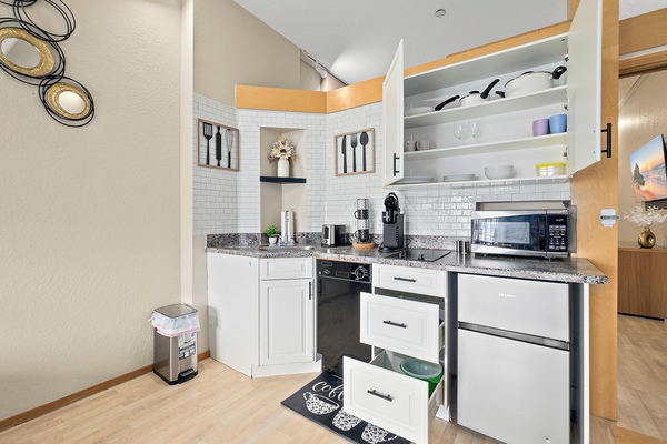 Refrigerador, microondas, horno, placa de cocina