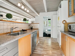 Fridge, microwave, oven, dishwasher - "Aki" - 30km from the sea by Interhome (Toftlund)