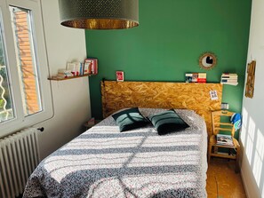 4 quartos, ferros/tábuas de passar roupa, Wi-Fi, roupa de cama