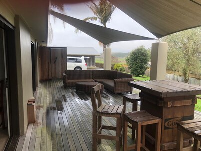 Mediterranean-style home in cul-de-sac a few minutes walk to shops and beach.