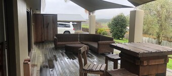 Mediterranean-style home in cul-de-sac a few minutes walk to shops and beach.