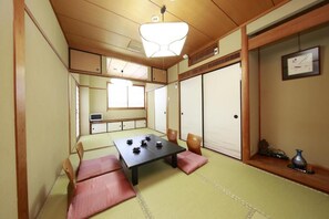 Quadruple Room | Interior - Mikakunooyado Yamadaya (Tottori)
