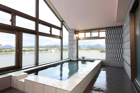 Baño termal público