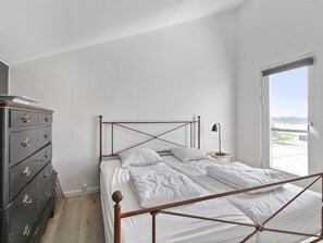 3 bedrooms, Internet