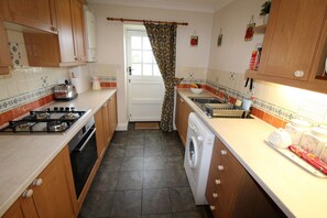 Fridge, microwave, oven, stovetop - Rose Cottage at Burradon Farm (Cramlington)