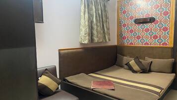 Standard Single Room | Desk, free WiFi, bed sheets