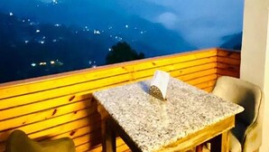 تناول الطعام بالخارج