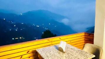 Tempat makan outdoor