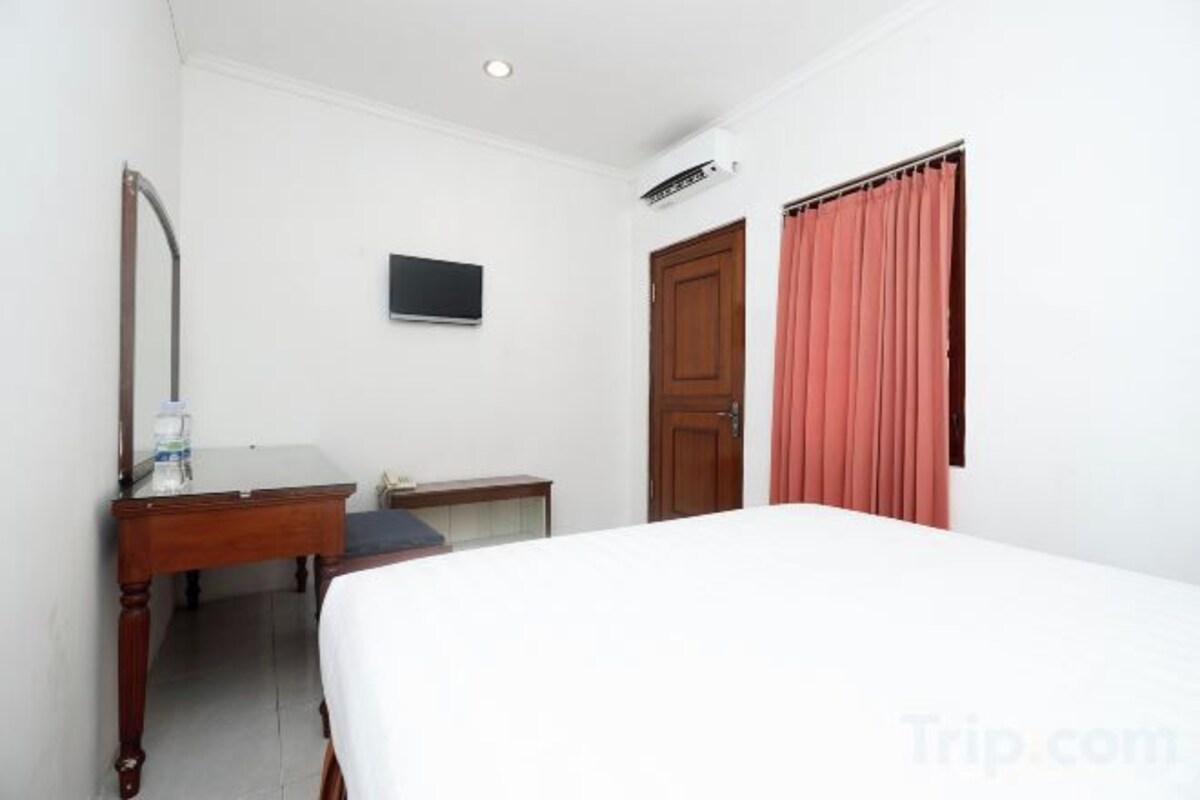 Escrivaninha, Wi-Fi de cortesia, roupa de cama