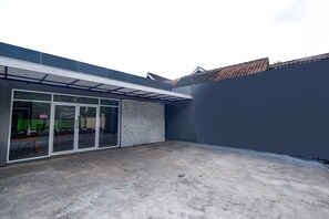 Exterior - Perdana Kasih Hotel Klaten (Klaten)