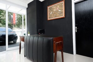 Reception - Perdana Kasih Hotel Klaten (Klaten)