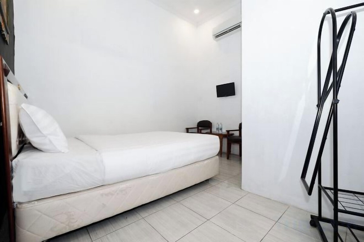 Escrivaninha, Wi-Fi de cortesia, roupa de cama
