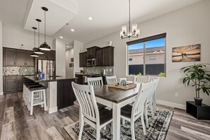 Unclassified image, 4 of 54, button