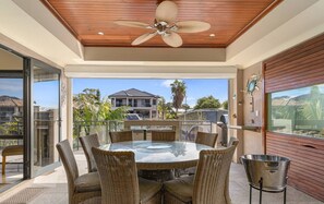 تناول الطعام بالخارج