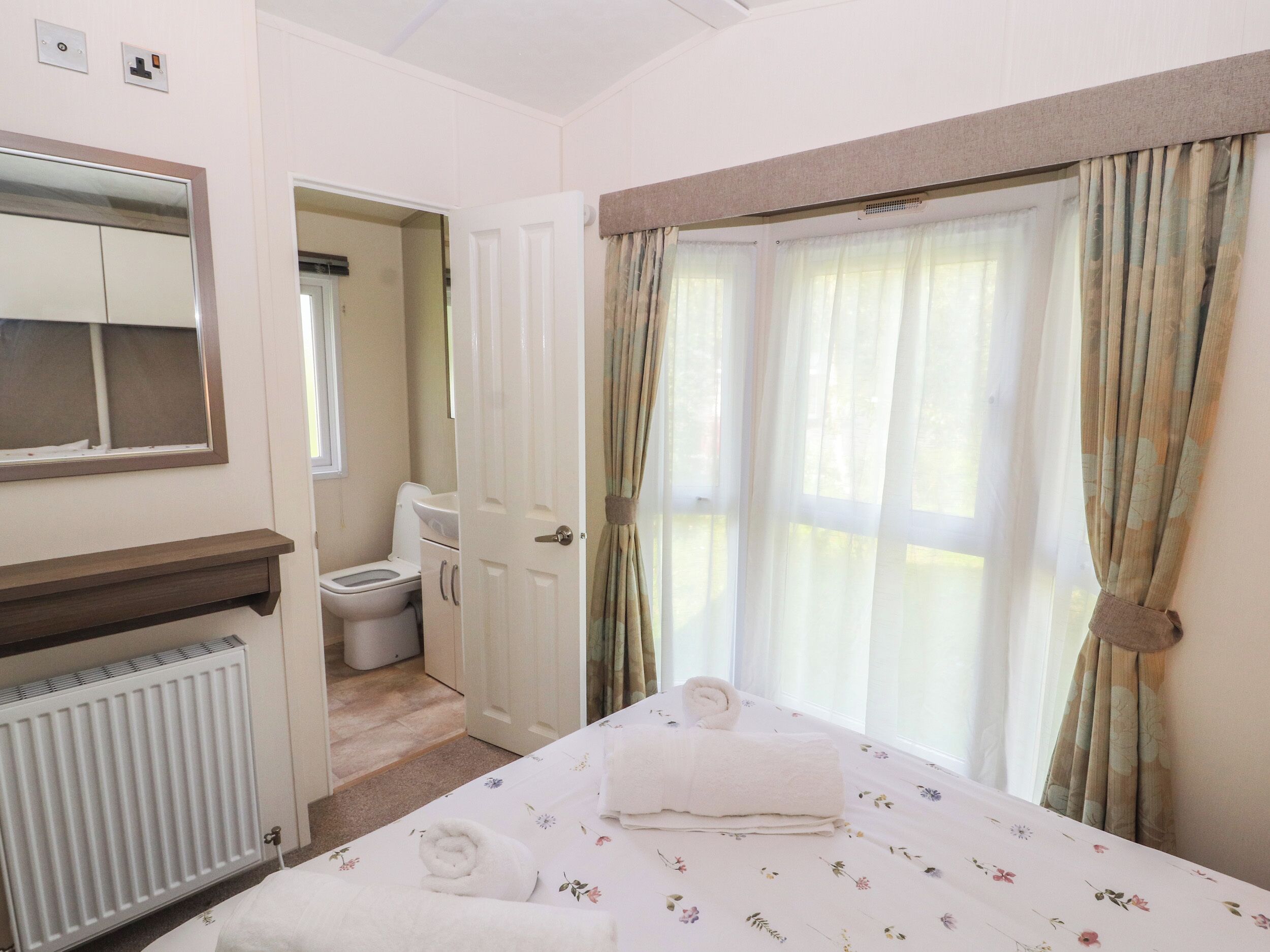 3 camere, con stile personalizzato, con arredamento individuale