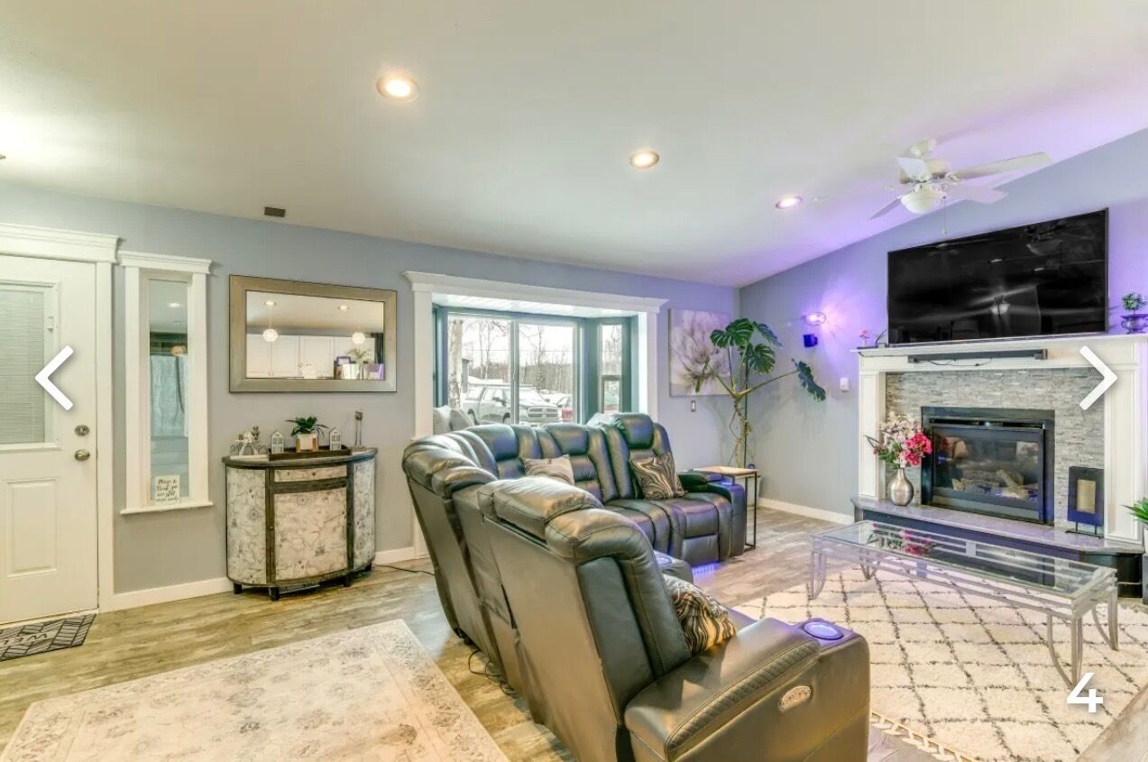 Smart TV, caminetto, videogiochi