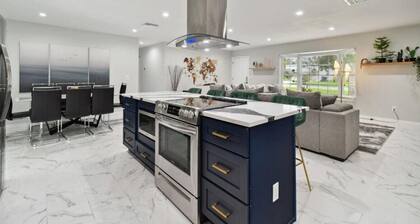 Resort Style 5bedrooms/2bathrooms home with pool, Games and a pool table.