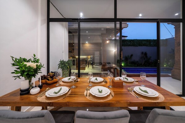 Dining room - Villa Melita - Canggu (Canggu)