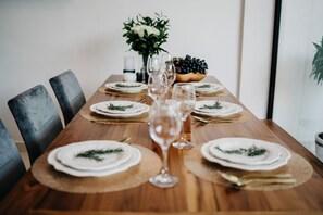 Villa Deluxe | Salle à manger