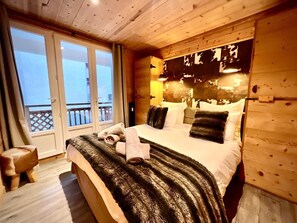 3 bedrooms, iron/ironing board, travel crib, free WiFi