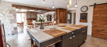 L'Escapade d'Itzac - pool & Air conditioning