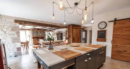 L'Escapade d'Itzac - pool & Air conditioning