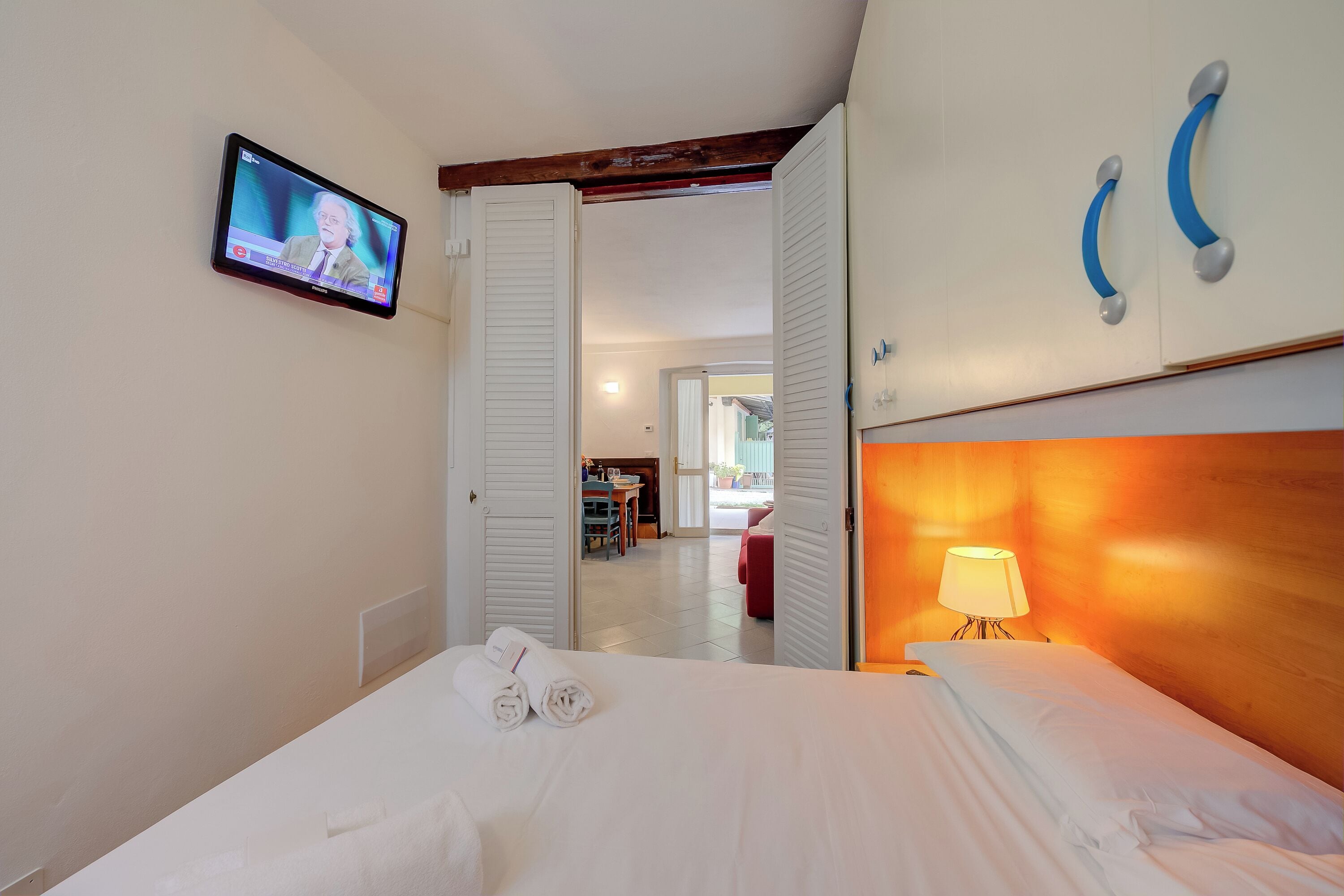 Family Apartment, Multiple Bedrooms (Vicolo 42-private Terrace-200m Lake) | 1 bedroom, WiFi, bed sheets
