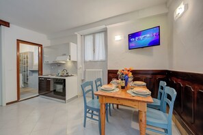 Dining - Vicolo 42-private Terrace-200m Lake (Salò)