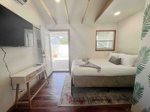 4 bedrooms, desk, iron/ironing board, travel crib - Amazing South Tampa Home (Tampa)