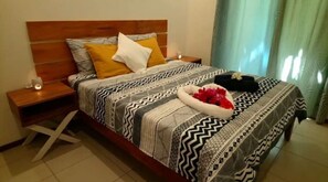3 habitaciones, caja de seguridad en la habitación y escritorio 
