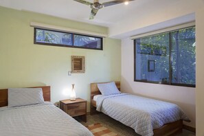2 bedrooms, travel crib, free WiFi, bed sheets