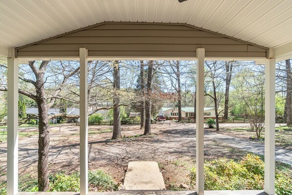 Property grounds - Modern comforts of home, close to all the amenities Madison Alabama has to offer (Madison)