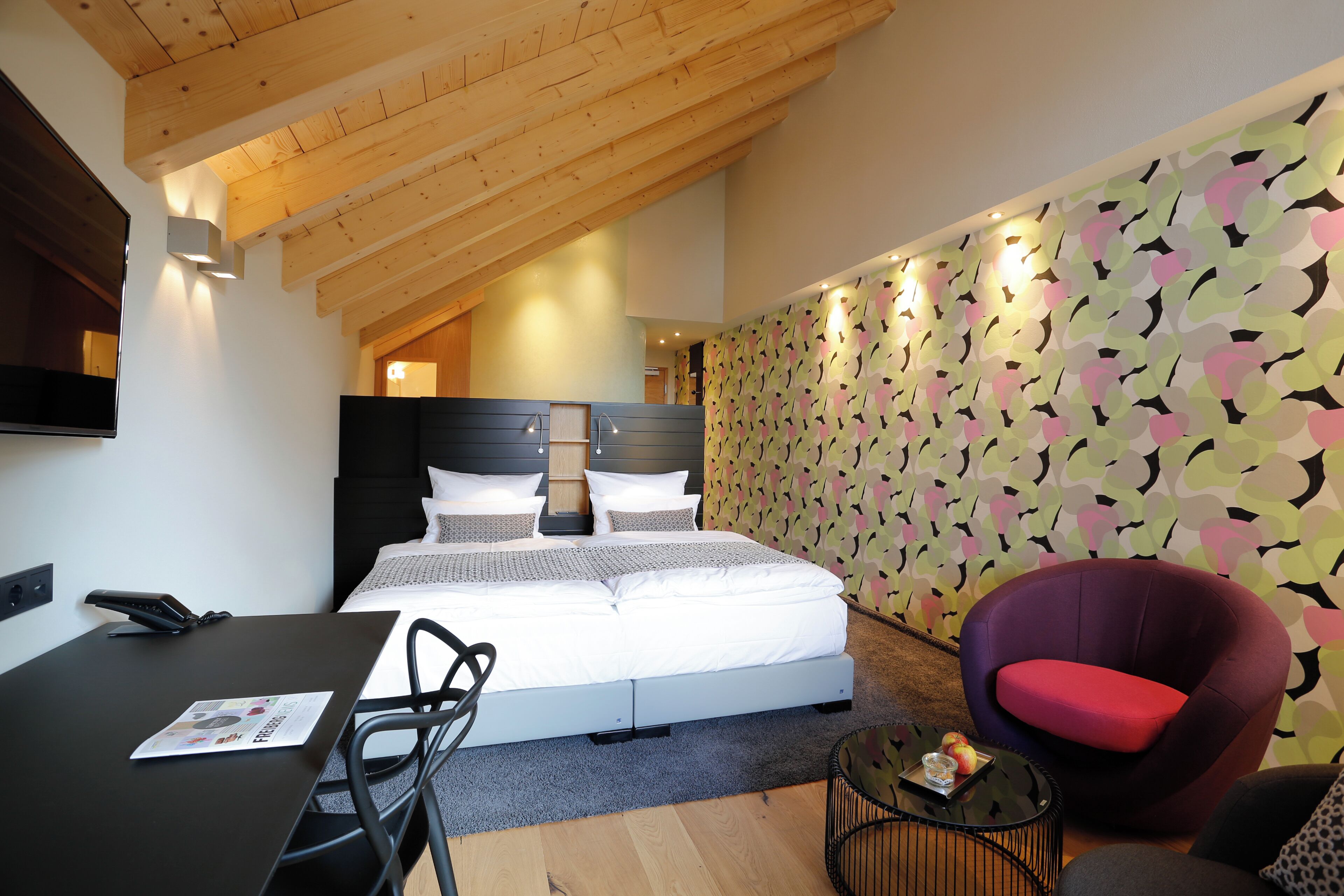 Deluxe Double Room | Hypo-allergenic bedding, in-room safe, desk, blackout curtains