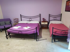 3 bedrooms, iron/ironing board, WiFi, bed sheets - Our apartment is located on the 2nd floor of a stately building (Catanzaro)