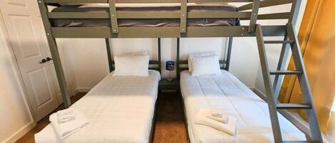 2 bedrooms