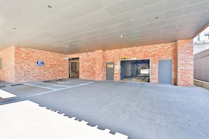 Free self parking