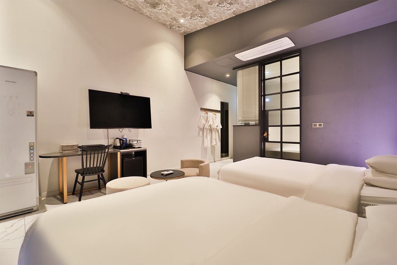 Premium Twin | Free WiFi