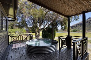 Deluxe Chalet | Individually decorated, individually furnished, free WiFi