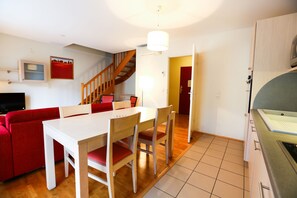 Basic Apartment | Living area | 130-cm flat-screen TV with digital channels, TV - Adonis Divonne Résidence du Lac (Divonne-les-Bains)