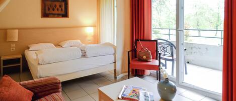 Apartamento básico | 1 quarto, cofres nos quartos, cortinas blackout, Wi-Fi de cortesia