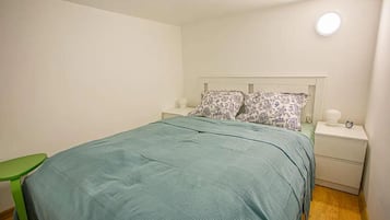 City Apartment, 1 Queen Bed with Sofa bed | 1 bedroom, iron/ironing board, free WiFi, bed sheets