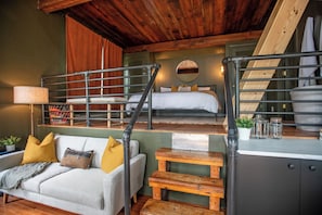 2 bedrooms, iron/ironing board, WiFi, bed sheets - Redstone Cottage - Luxury Estate w/Stunning Views (Burnsville)